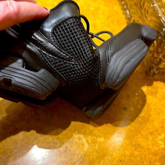 Motion Wear tennis shoe/jazz dance shoe - Picture 7 of 8